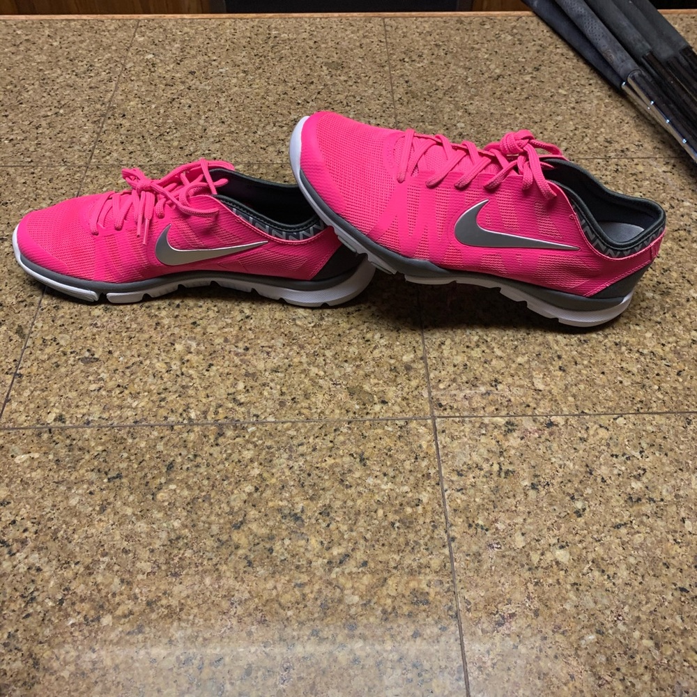 Nike Flex Supreme TR3 - HOT PINK